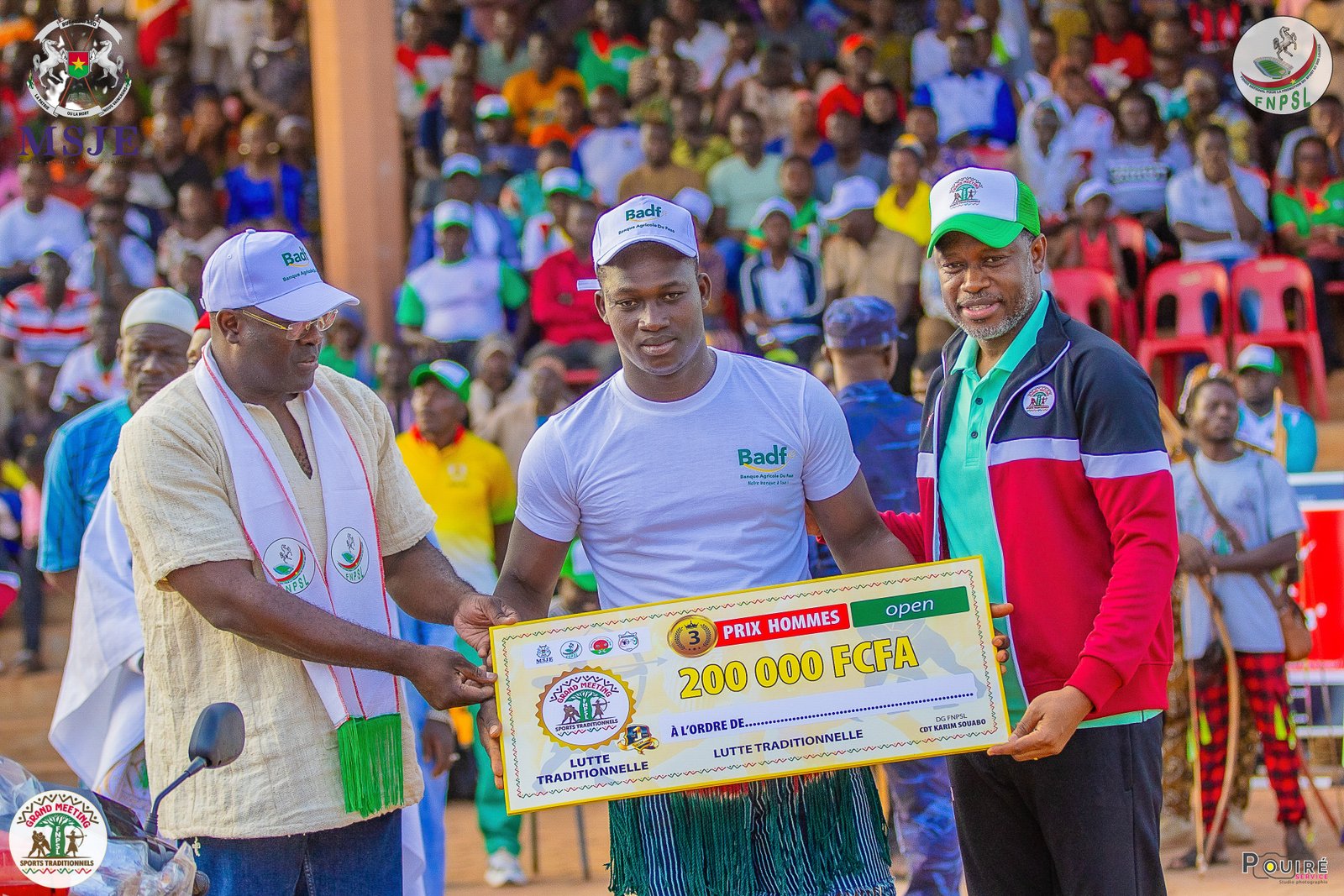 Compétition de lutte traditionnelle